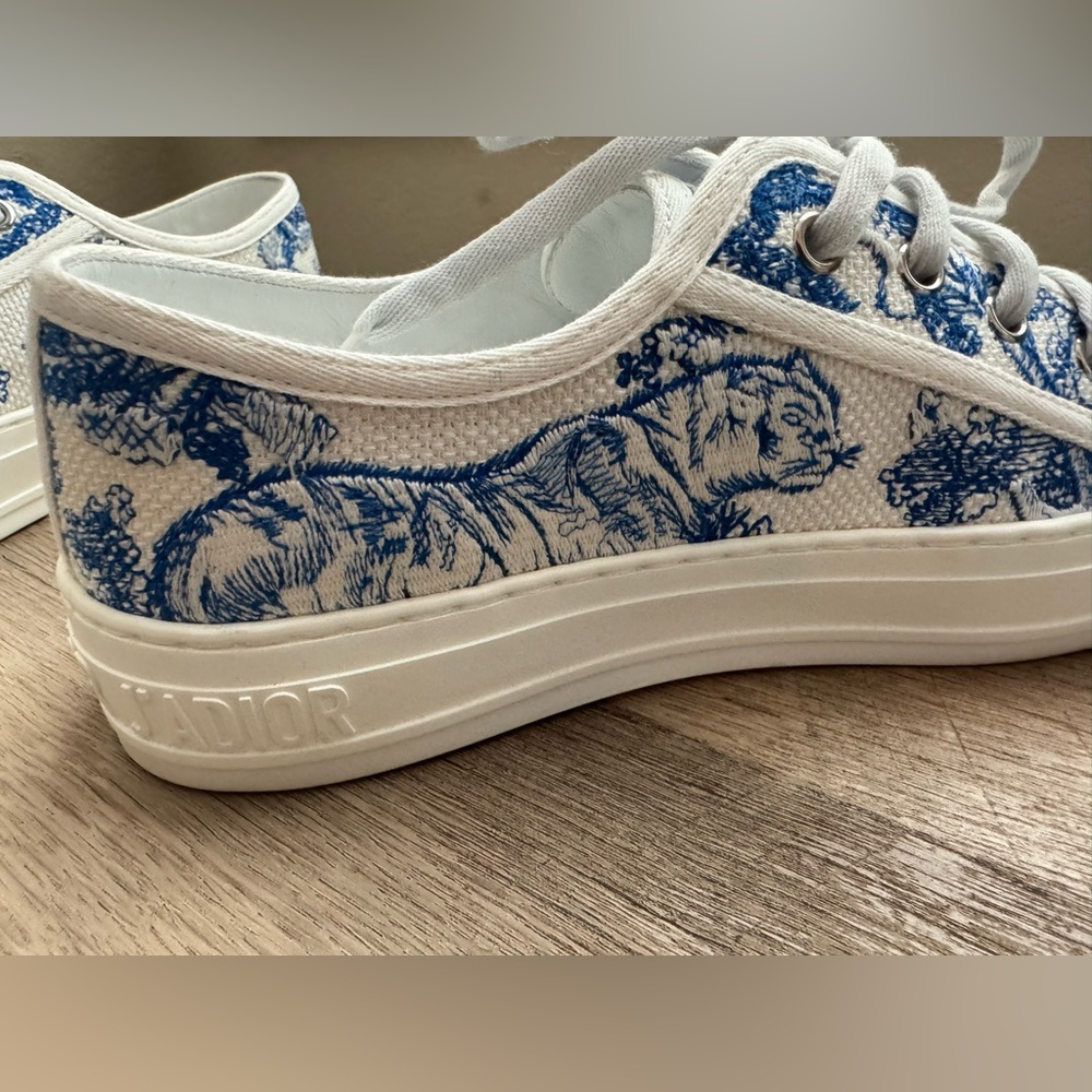 Dior Blue and White Walk’N’Dior Toile de Jouy Sneakers - 37.5 - Picture 4 of 9